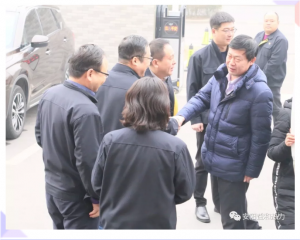 市政協(xié)副主席、住建局黨組書記、局長(zhǎng)侯津琪到益和熱力公司走訪慰問(wèn)一線職工